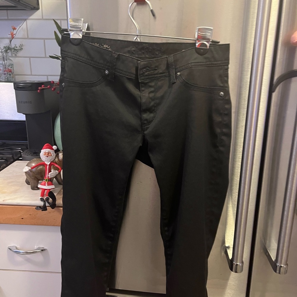 DL 1961 Black Ladies Jeans Size 6 They Are not Skinny‎ and Tight at All